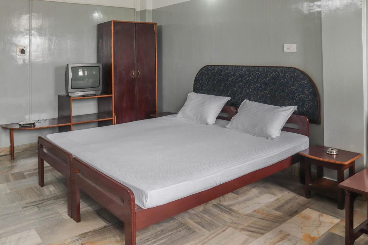 Spot On 49477 Hotel Galaxy Dimāpur Exterior foto
