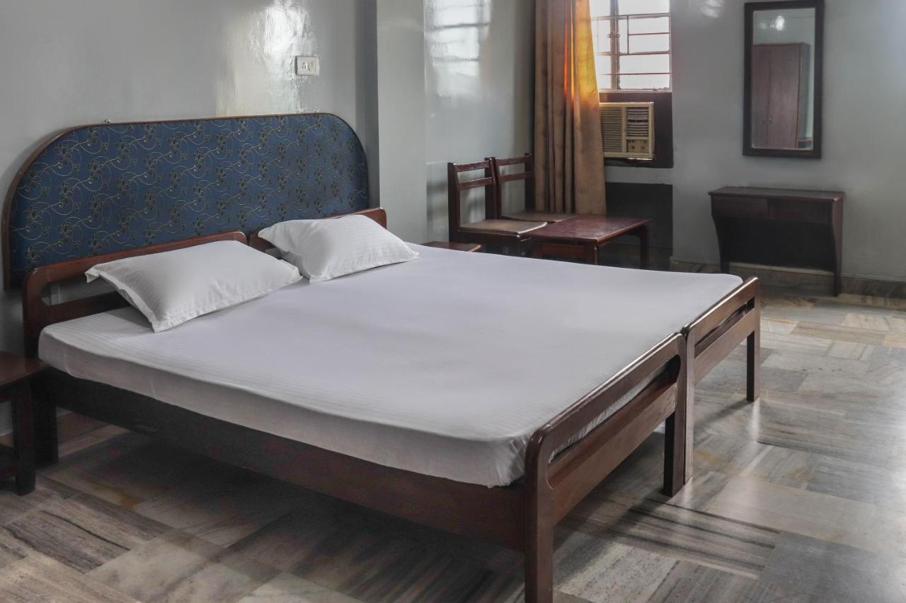 Spot On 49477 Hotel Galaxy Dimāpur Exterior foto